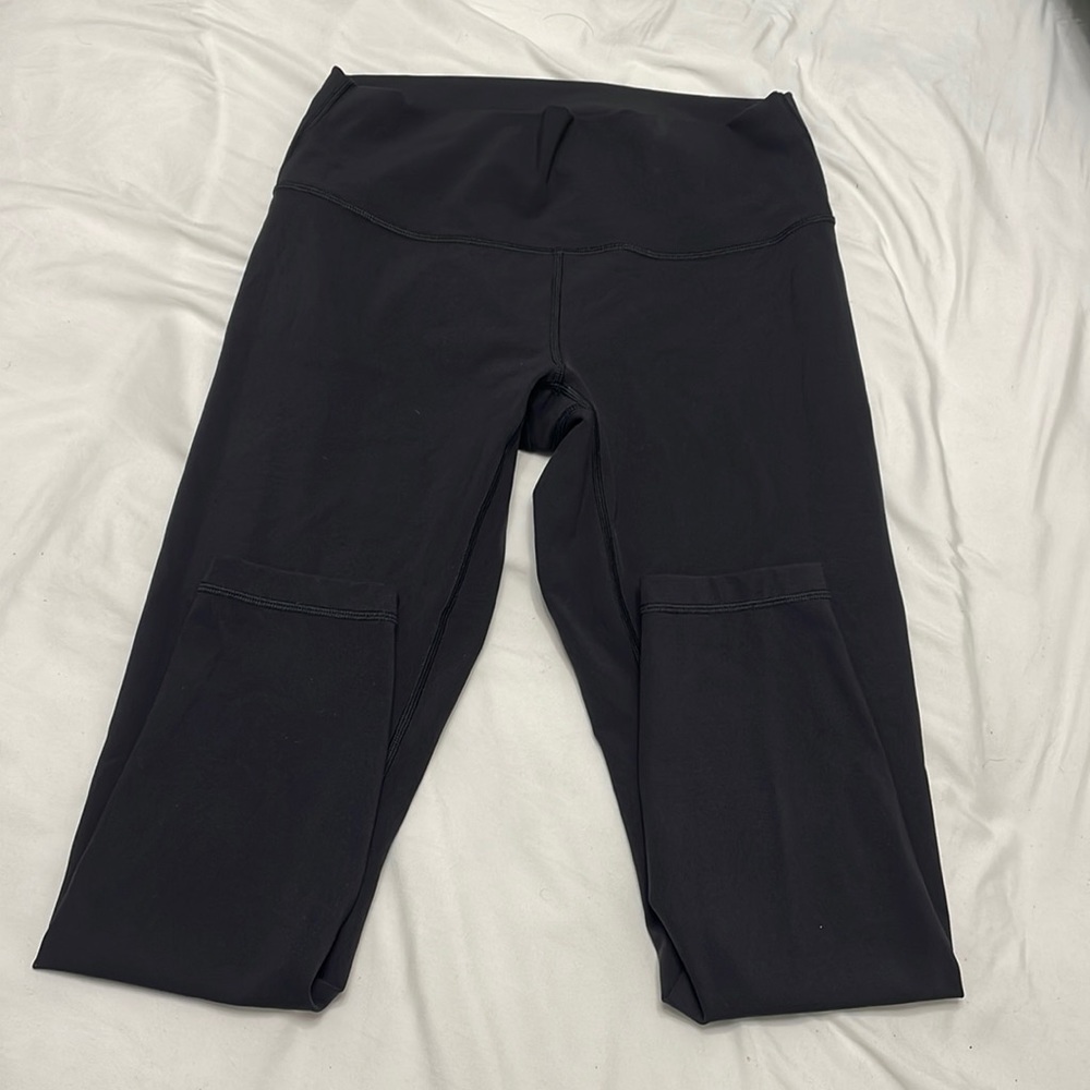 Lululemon Black size 10/L. Ankle length perfect for every season!!